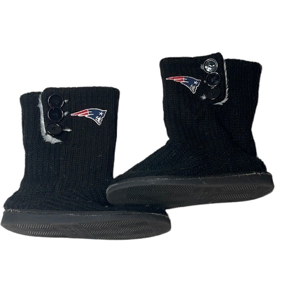 Patriots Knit Black Boots. Size 7/8.‎